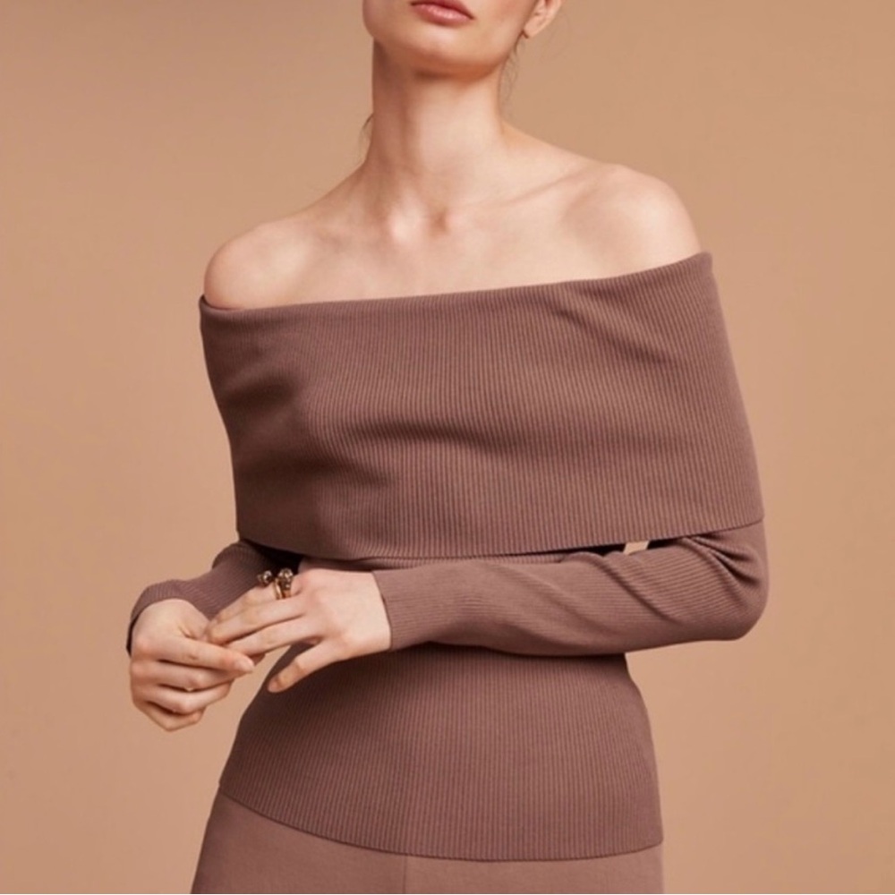 Aritzia Wilfred Croquis Off-Shoulder Ribbed Sweater in Mauve Brown size S